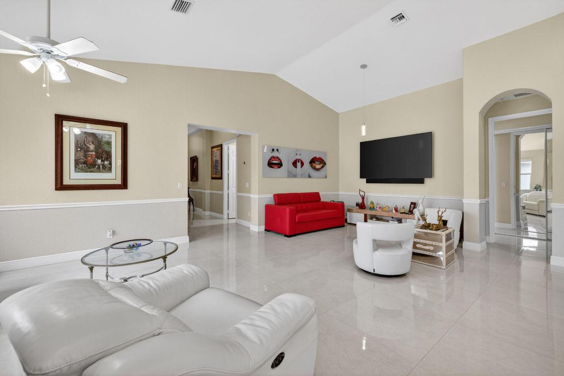 SECOND REPLAT OF PORTOFINO ISLES - Residential