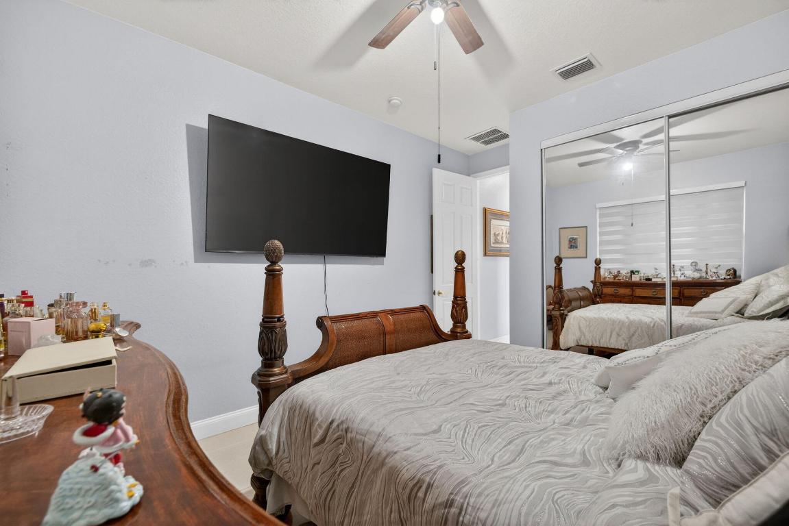 SECOND REPLAT OF PORTOFINO ISLES - Residential