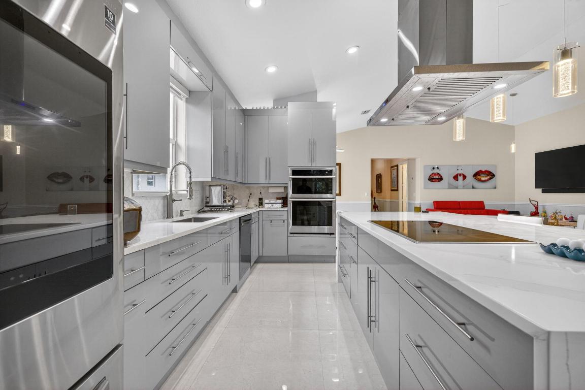 SECOND REPLAT OF PORTOFINO ISLES - Residential