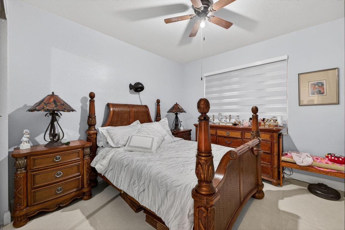 SECOND REPLAT OF PORTOFINO ISLES - Residential