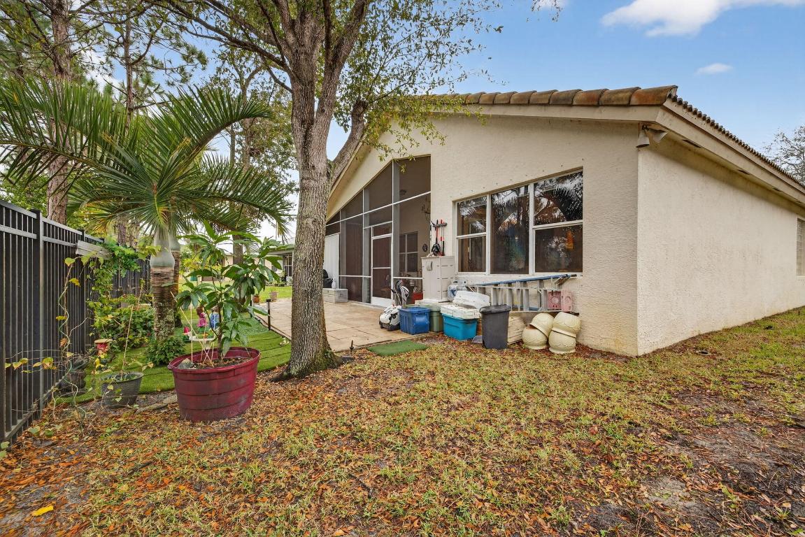 SECOND REPLAT OF PORTOFINO ISLES - Residential