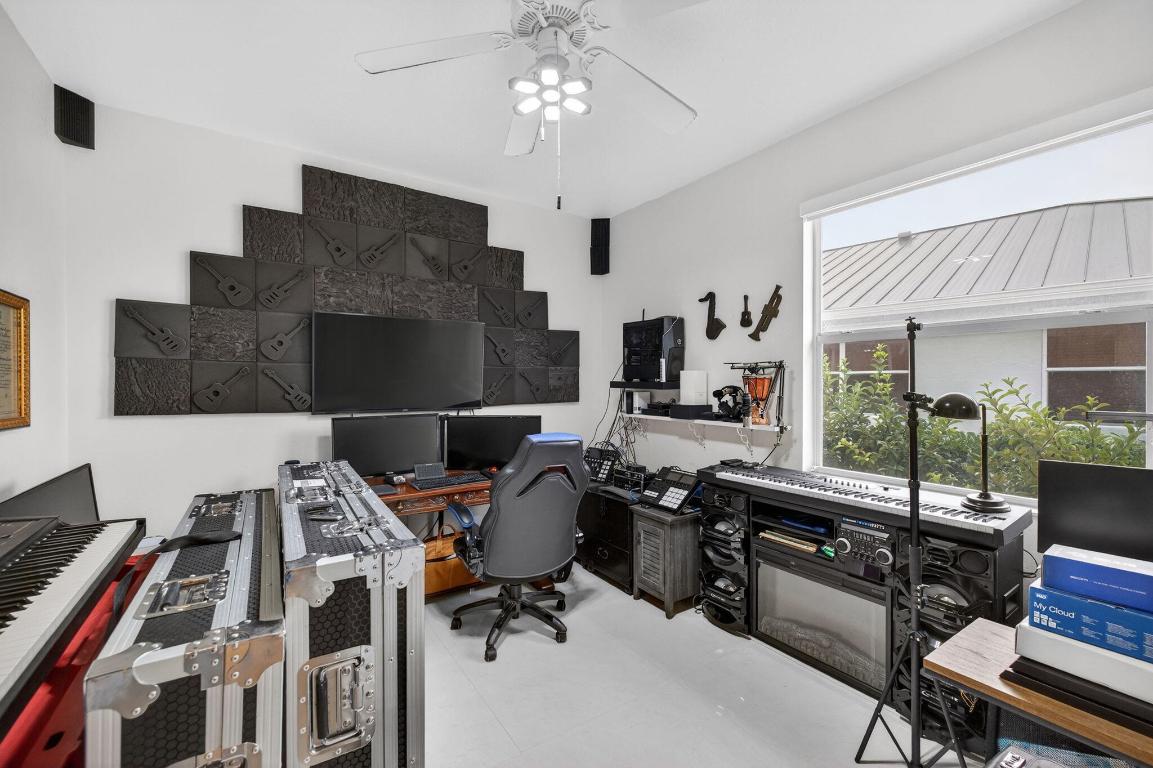 SECOND REPLAT OF PORTOFINO ISLES - Residential