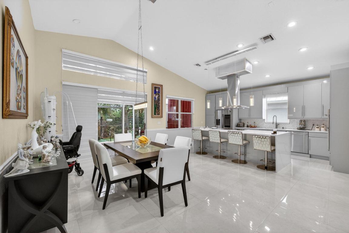 SECOND REPLAT OF PORTOFINO ISLES - Residential