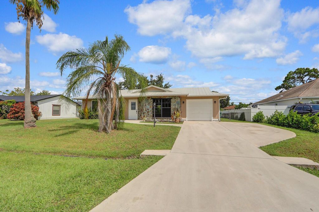 Photo of 581 SW Banks Terrace, Port Saint Lucie, FL 34953 (MLS # R11014794)