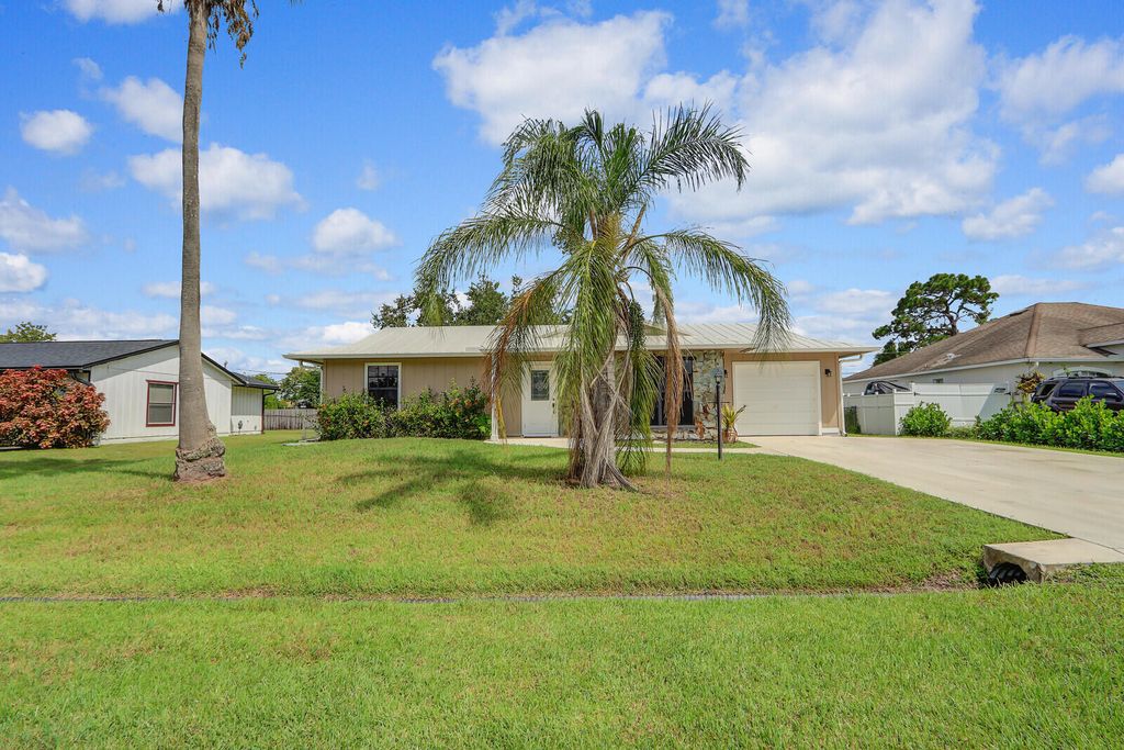Photo of 581 SW Banks Terrace, Port Saint Lucie, FL 34953 (MLS # R11014794)