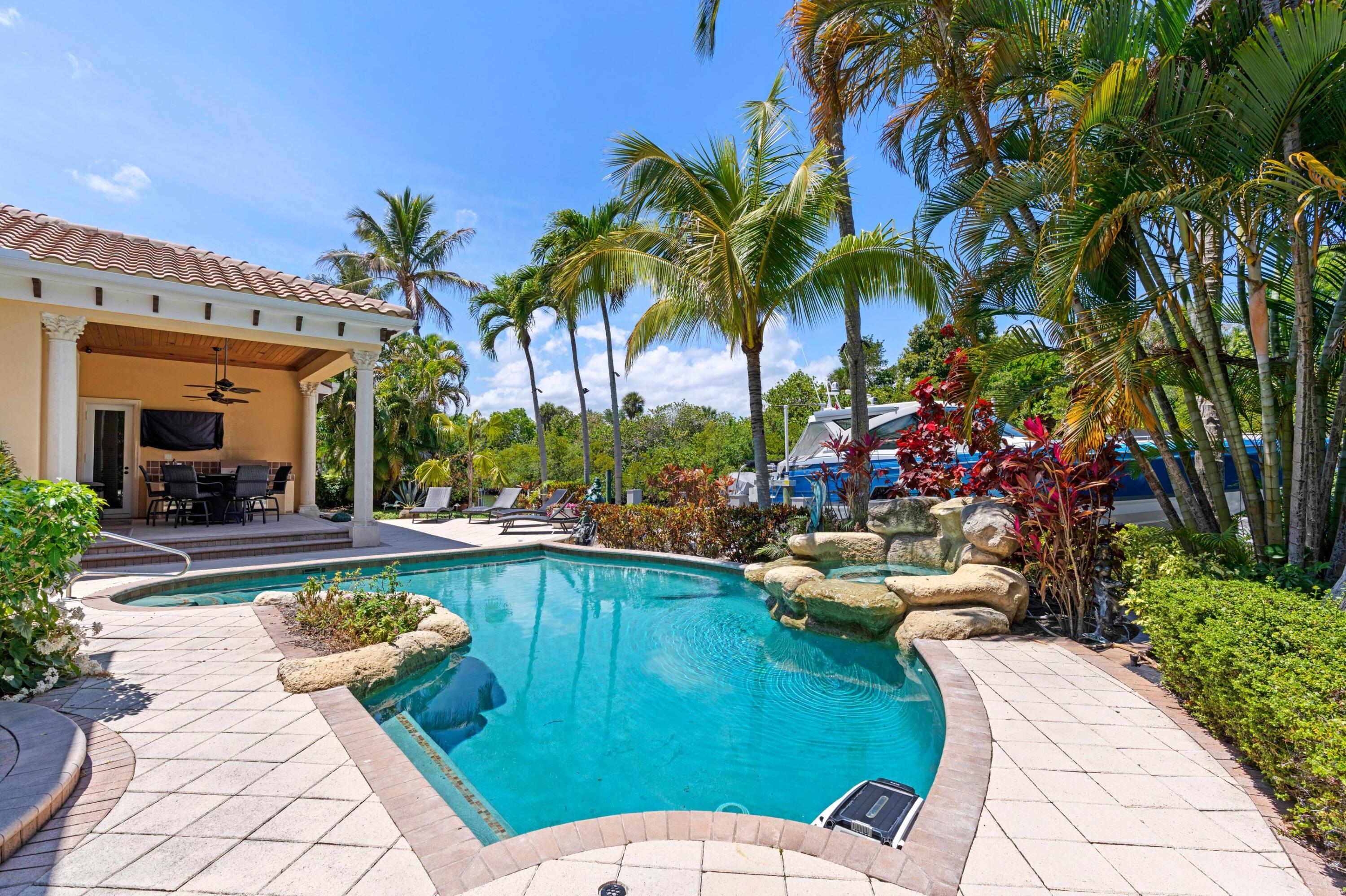 HARBOUR ISLES - Residential