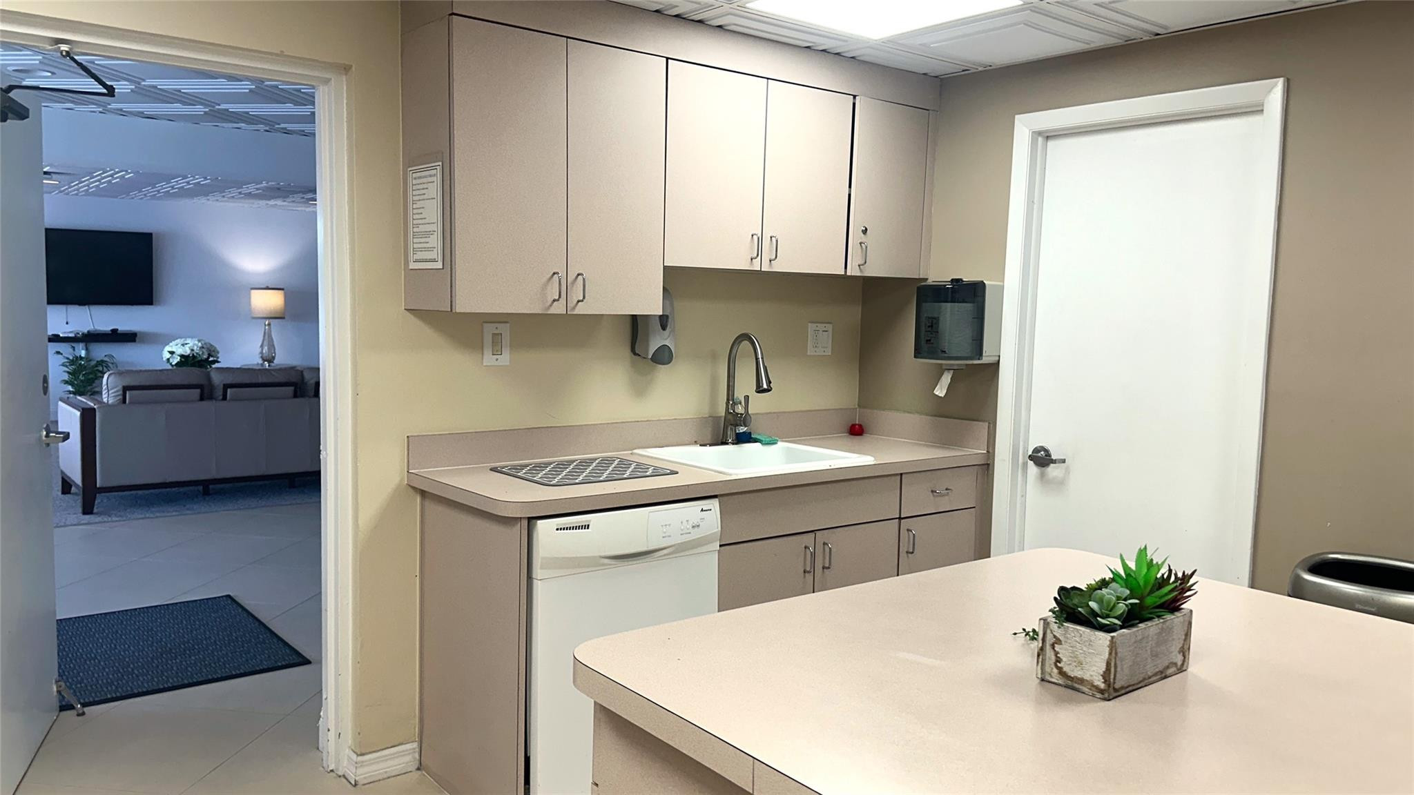 WARWICK CONDO - Residential