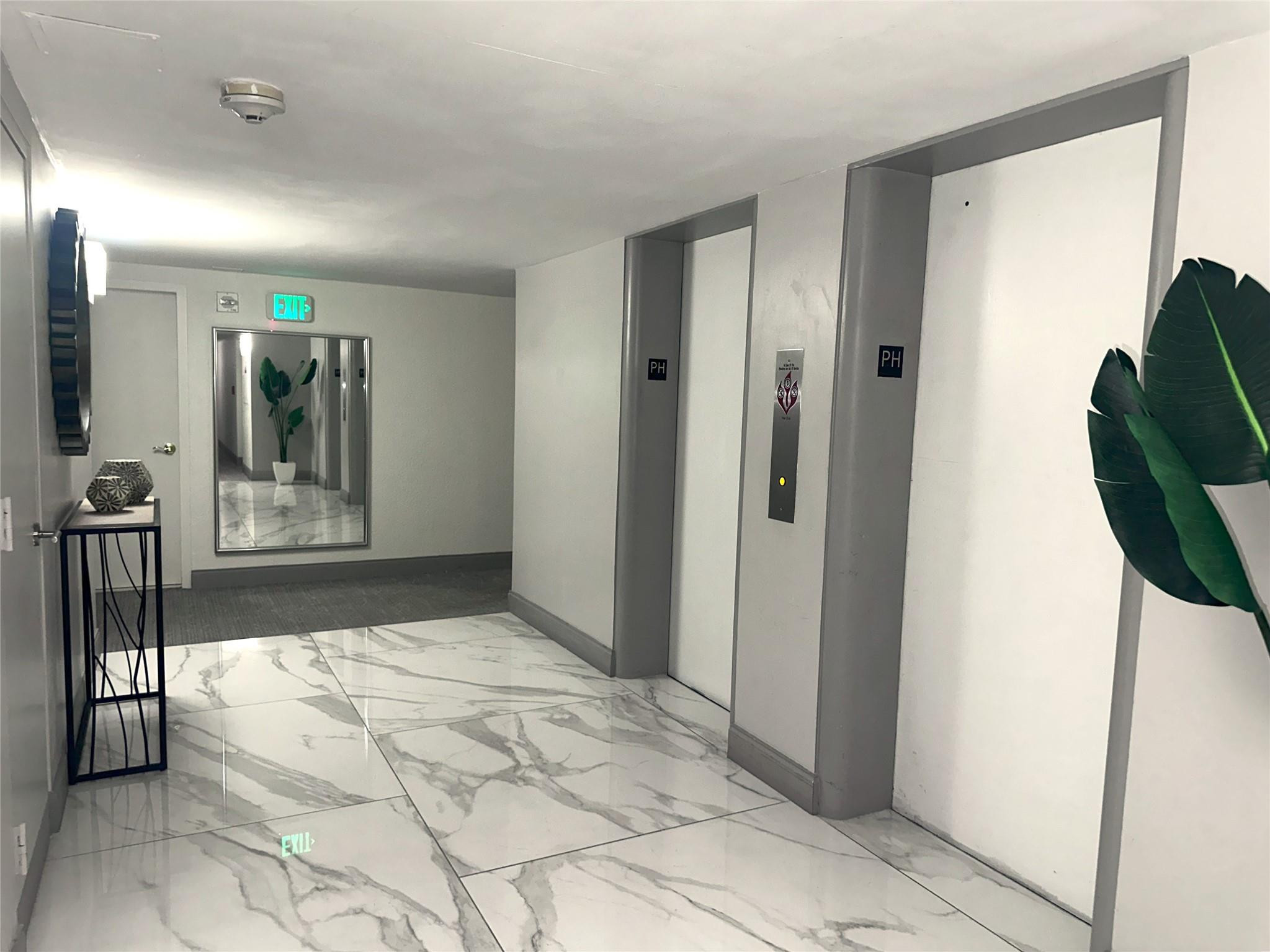 WARWICK CONDO - Residential