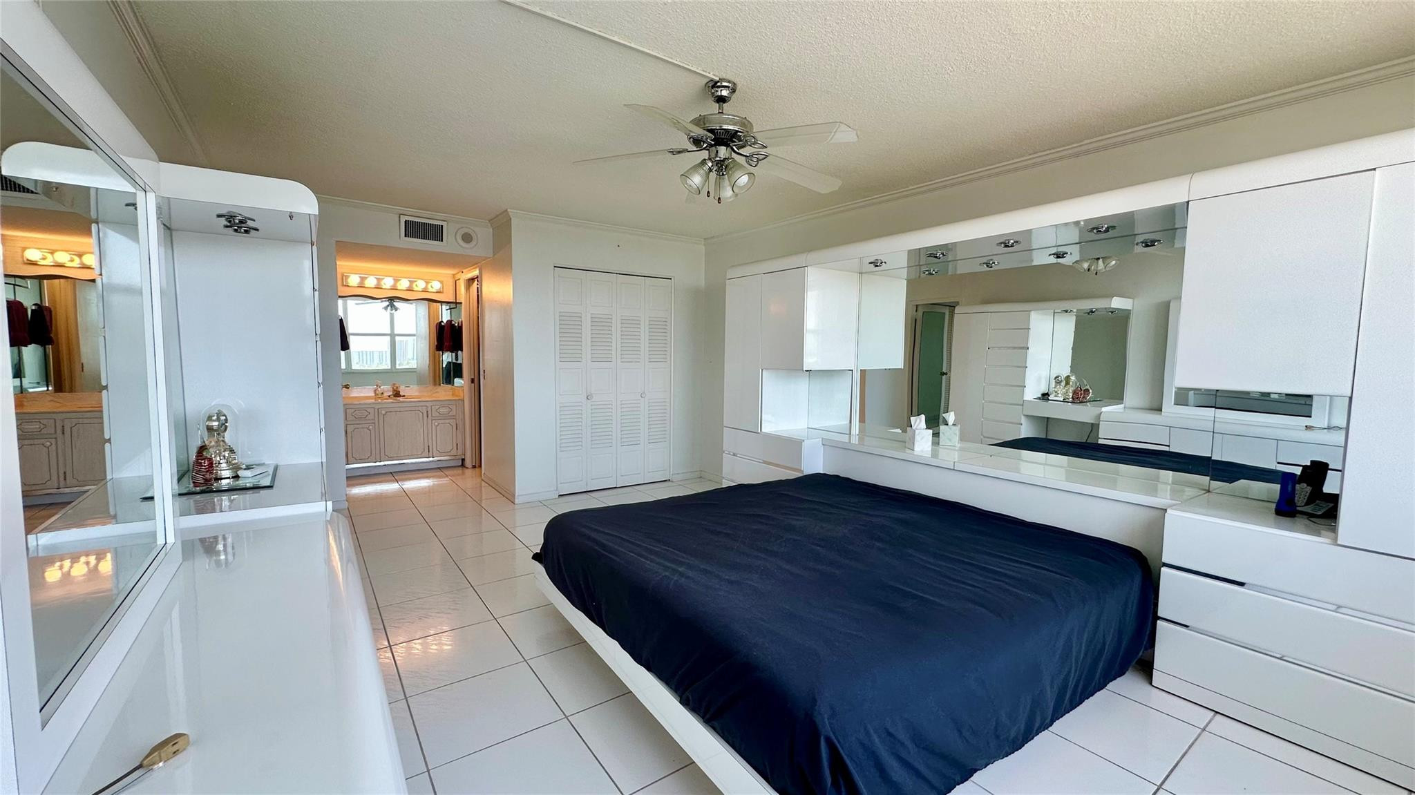 WARWICK CONDO - Residential