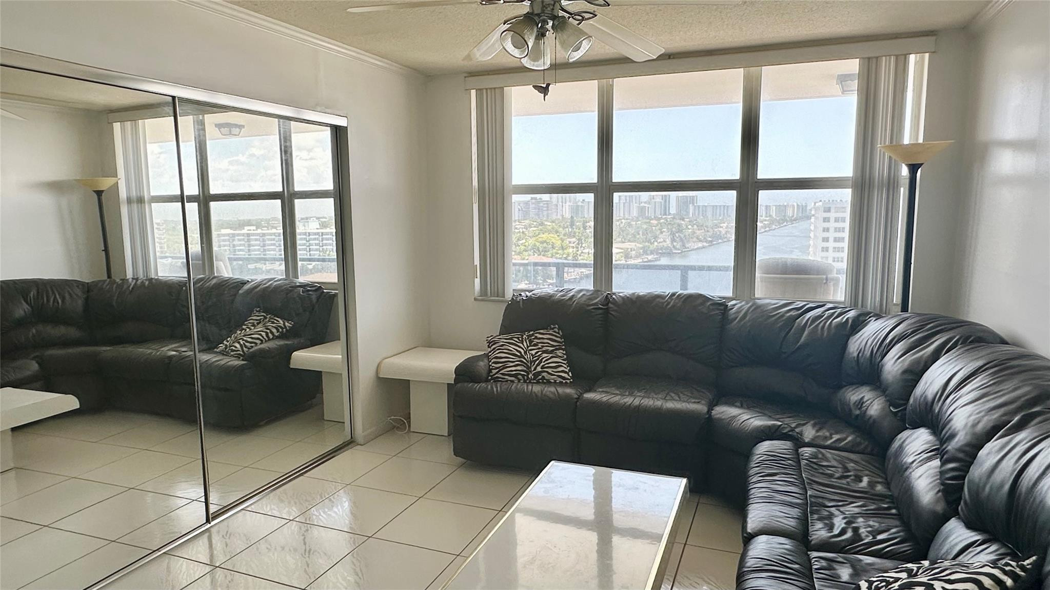 WARWICK CONDO - Residential