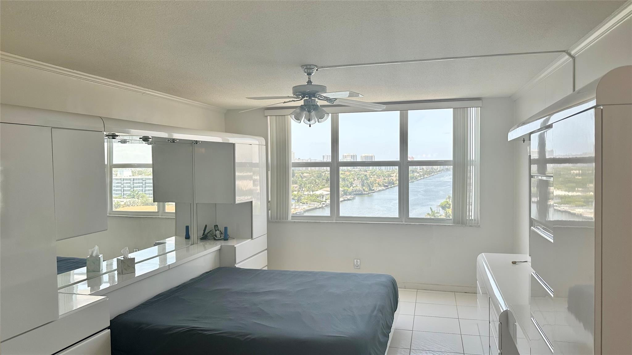 WARWICK CONDO - Residential