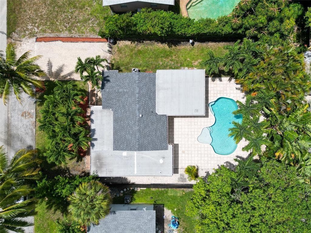 Photo of 15 SE 13th Avenue, Pompano Beach, FL 33060 (MLS # F10535842)