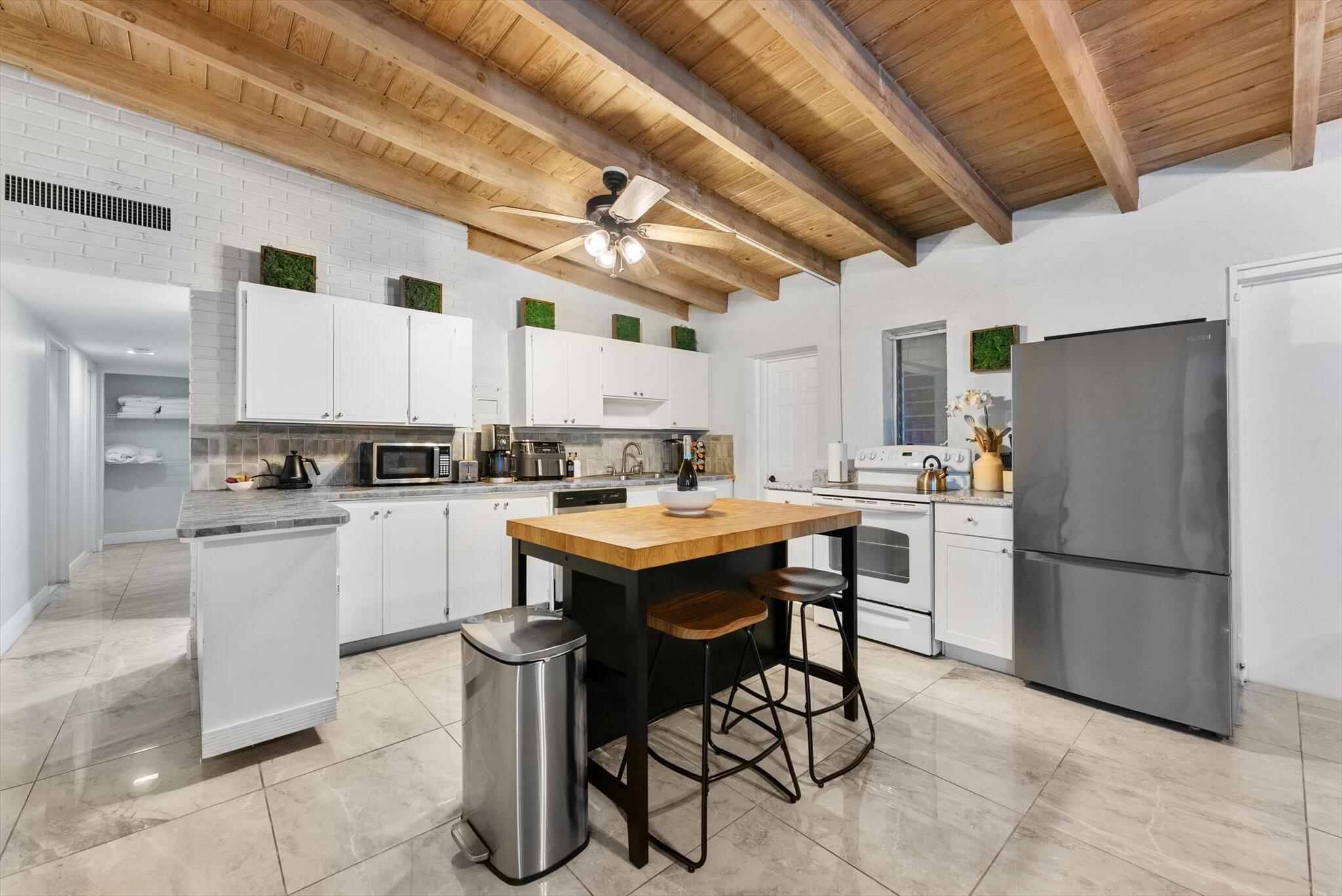 RIVERLAND VILLAGE SEC ONE - Residential Lease