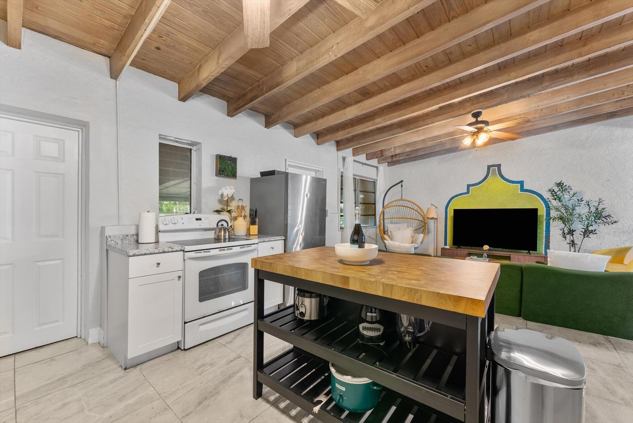 RIVERLAND VILLAGE SEC ONE - Residential Lease