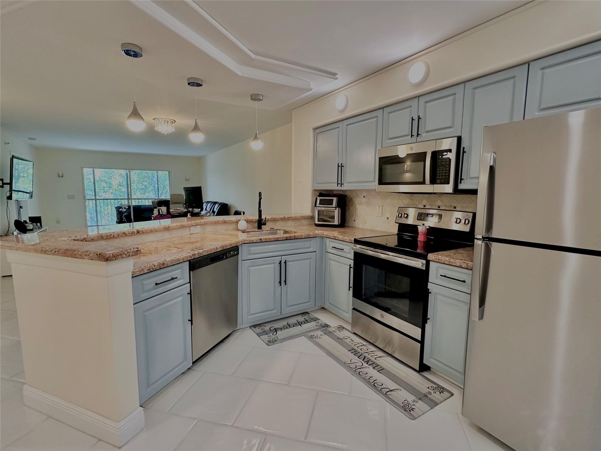 View Pompano Beach, FL 33069 condo