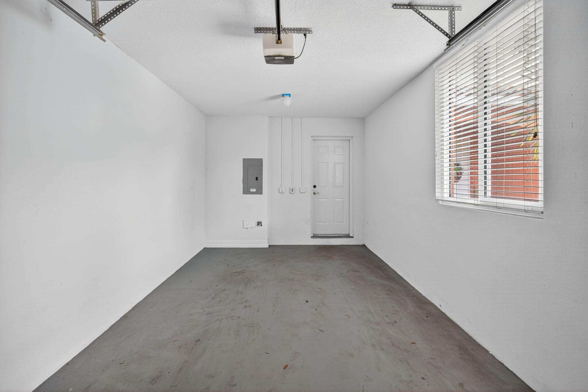 VILABELLA CENTRAL PARK CO - Residential