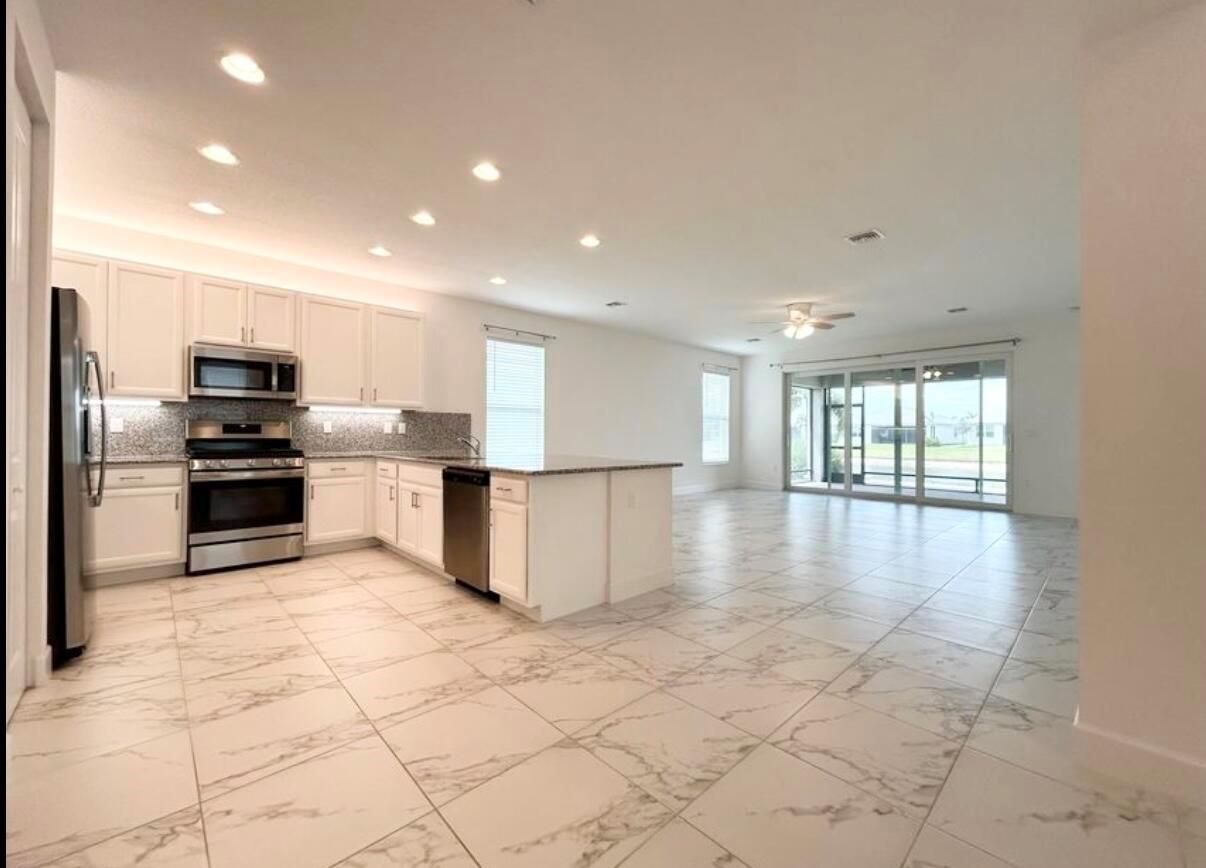 Valencia Grove - Residential Lease