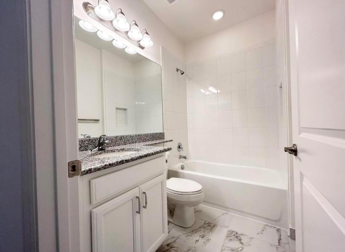 Valencia Grove - Residential Lease