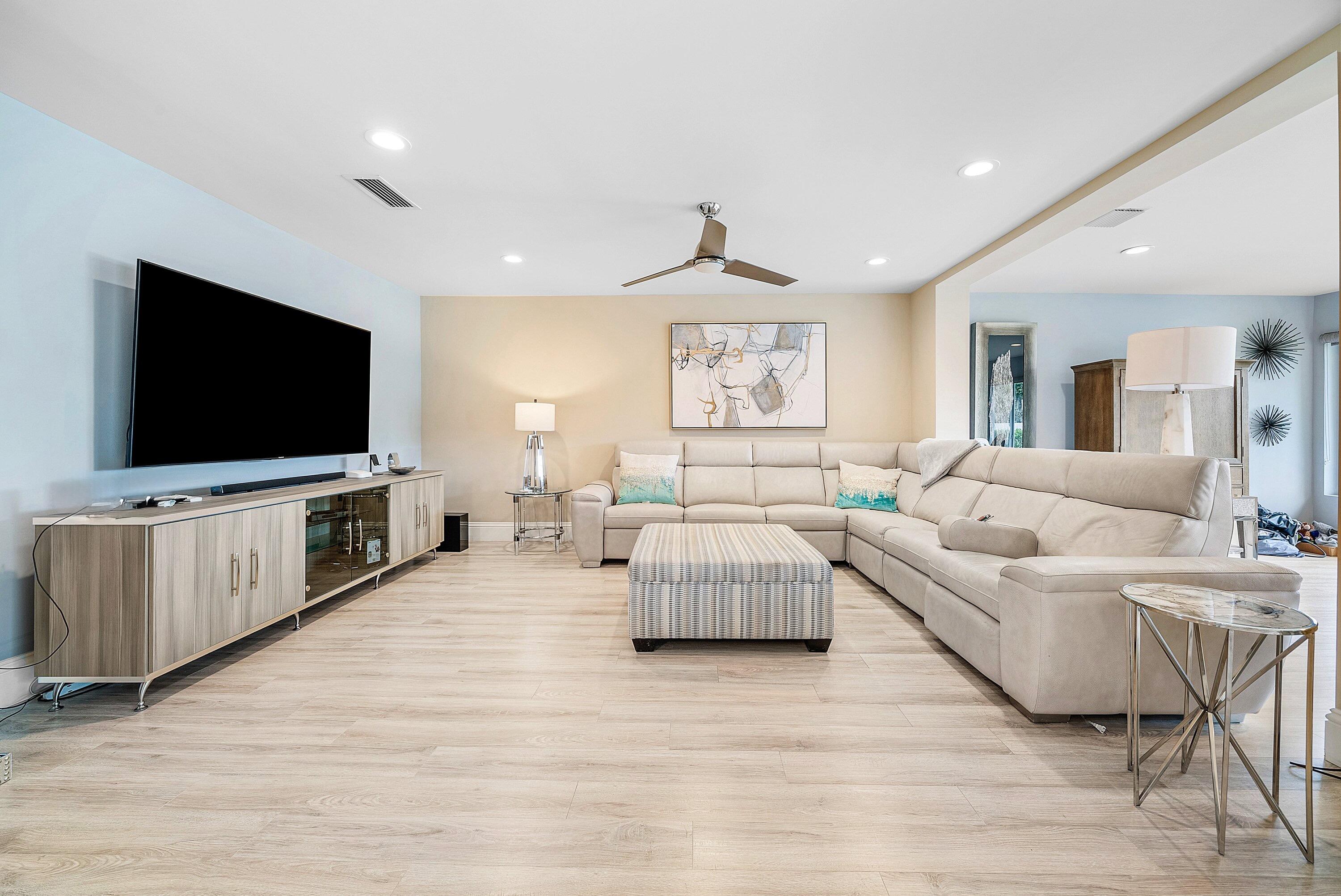 CAMBRIDGE I & II AT HUNTERS RUN CONDO - Residential