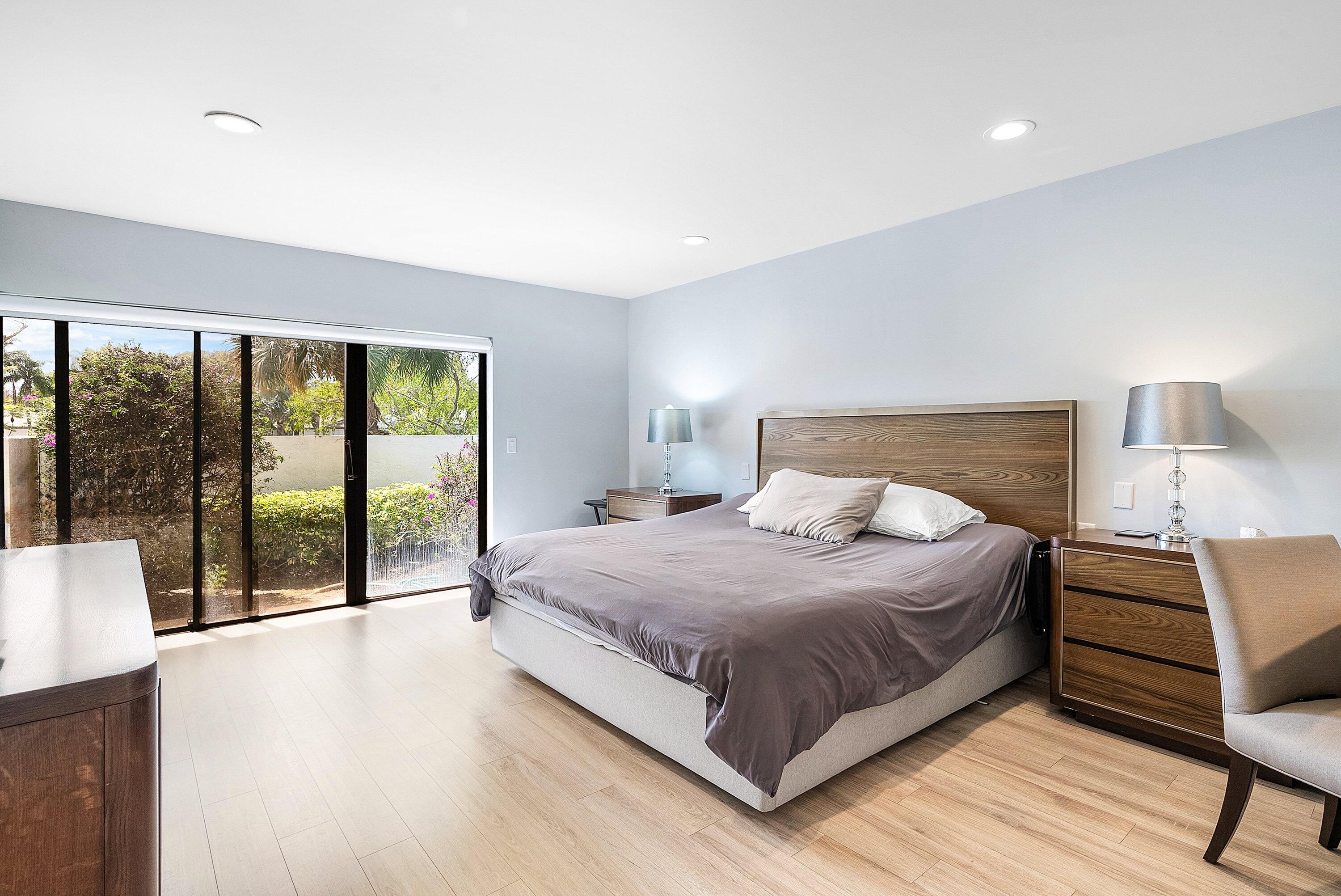 CAMBRIDGE I & II AT HUNTERS RUN CONDO - Residential