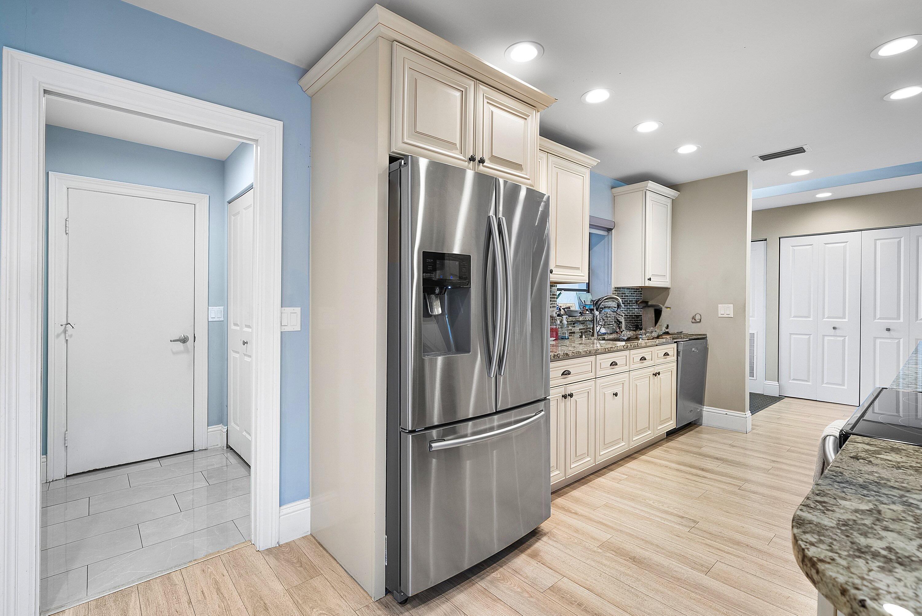 CAMBRIDGE I & II AT HUNTERS RUN CONDO - Residential