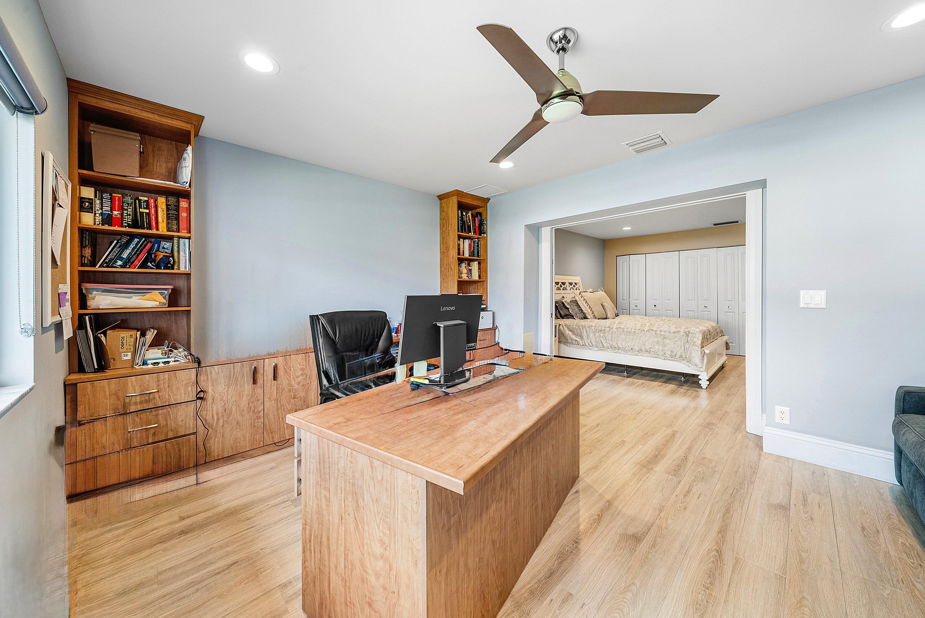 CAMBRIDGE I & II AT HUNTERS RUN CONDO - Residential