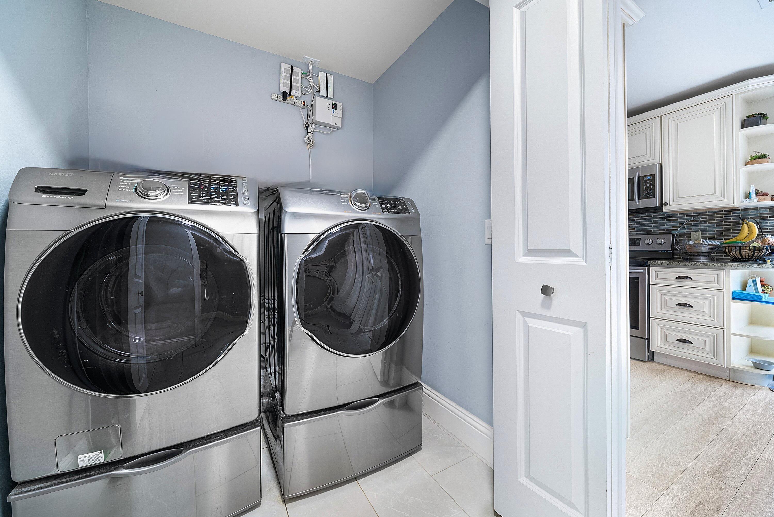 CAMBRIDGE I & II AT HUNTERS RUN CONDO - Residential