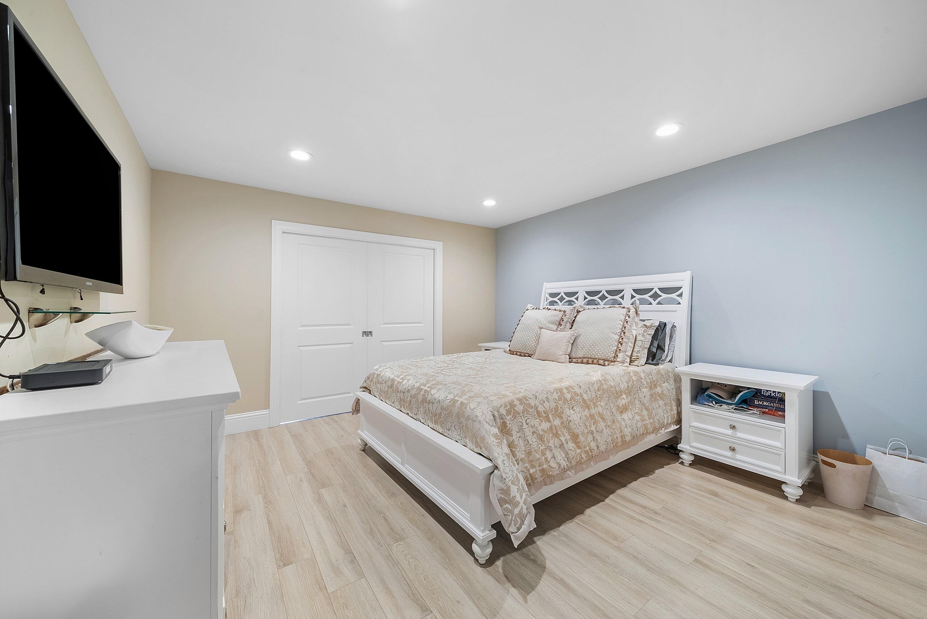 CAMBRIDGE I & II AT HUNTERS RUN CONDO - Residential