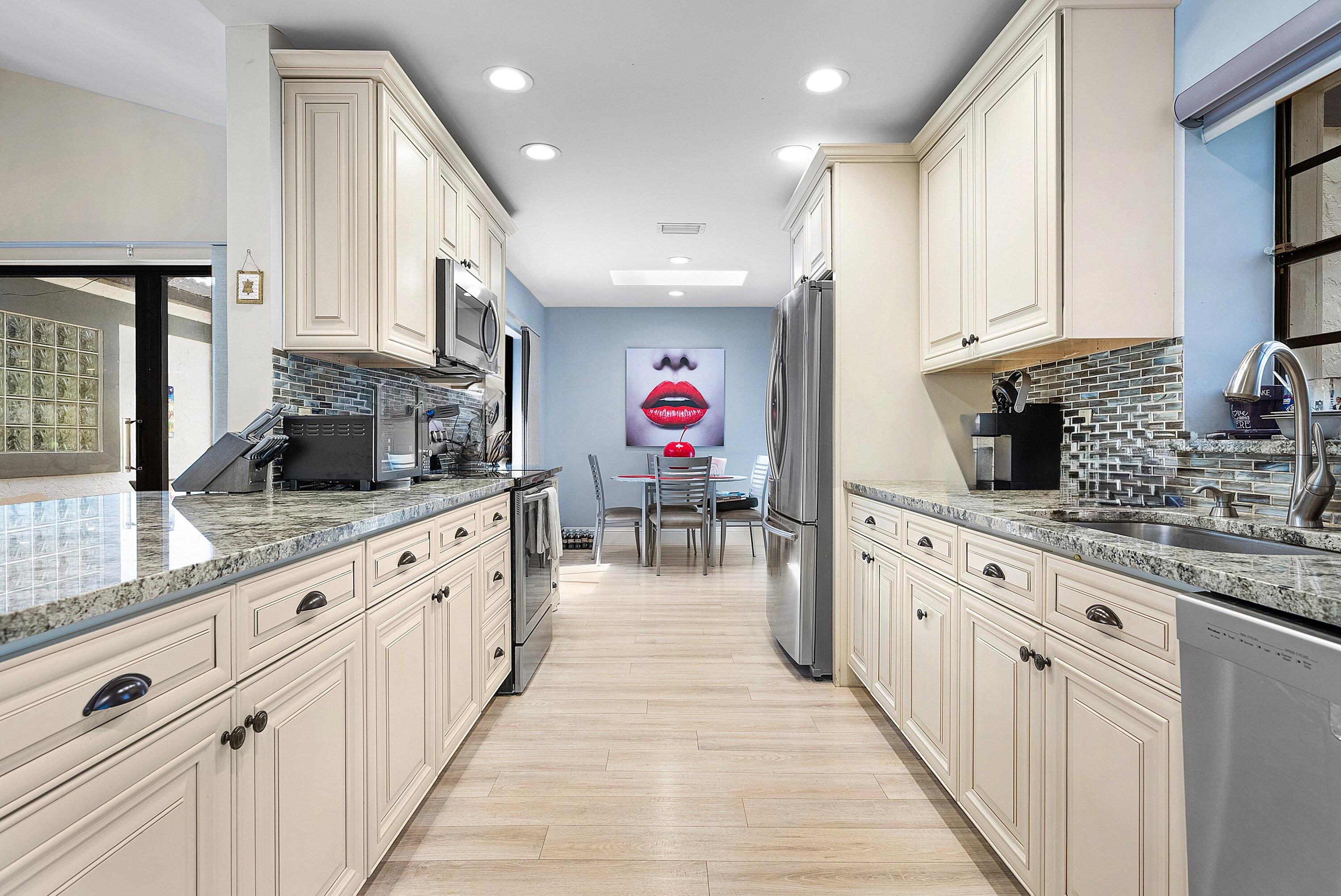 CAMBRIDGE I & II AT HUNTERS RUN CONDO - Residential