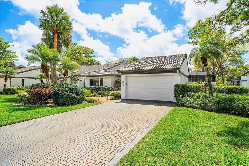Photo of 86 Cambridge Lane, Boynton Beach, FL 33436 (MLS # B26002065)