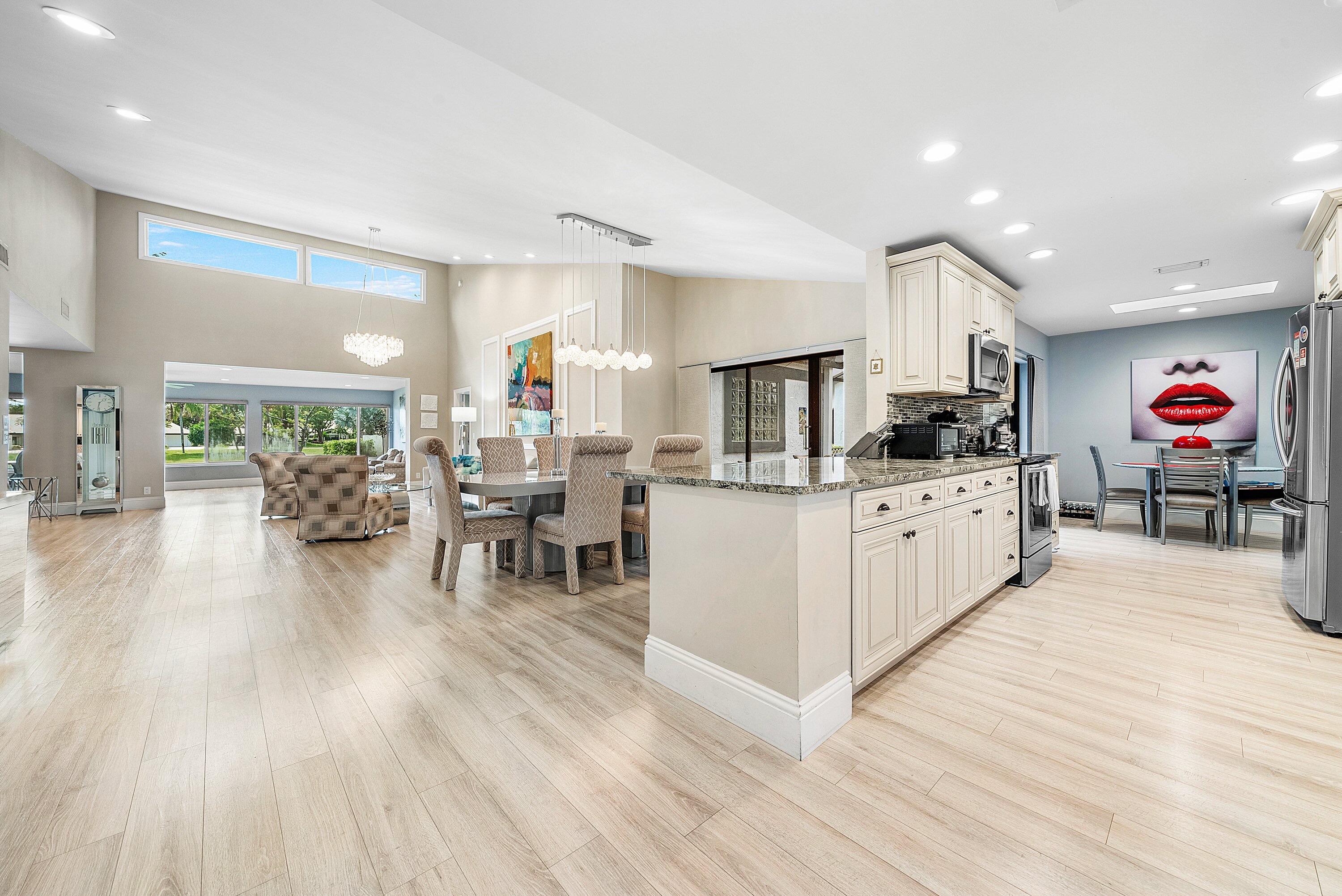 CAMBRIDGE I & II AT HUNTERS RUN CONDO - Residential