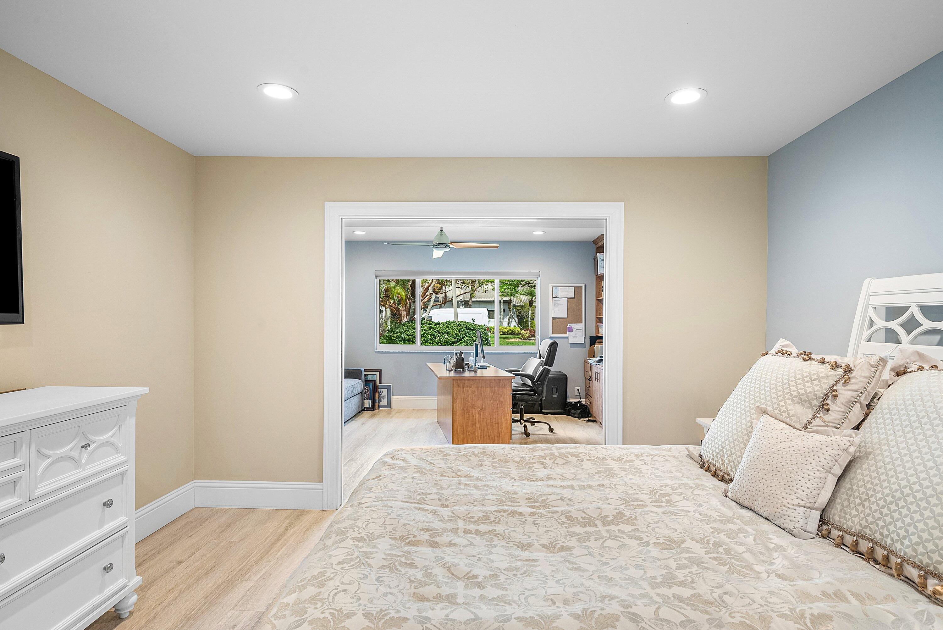 CAMBRIDGE I & II AT HUNTERS RUN CONDO - Residential