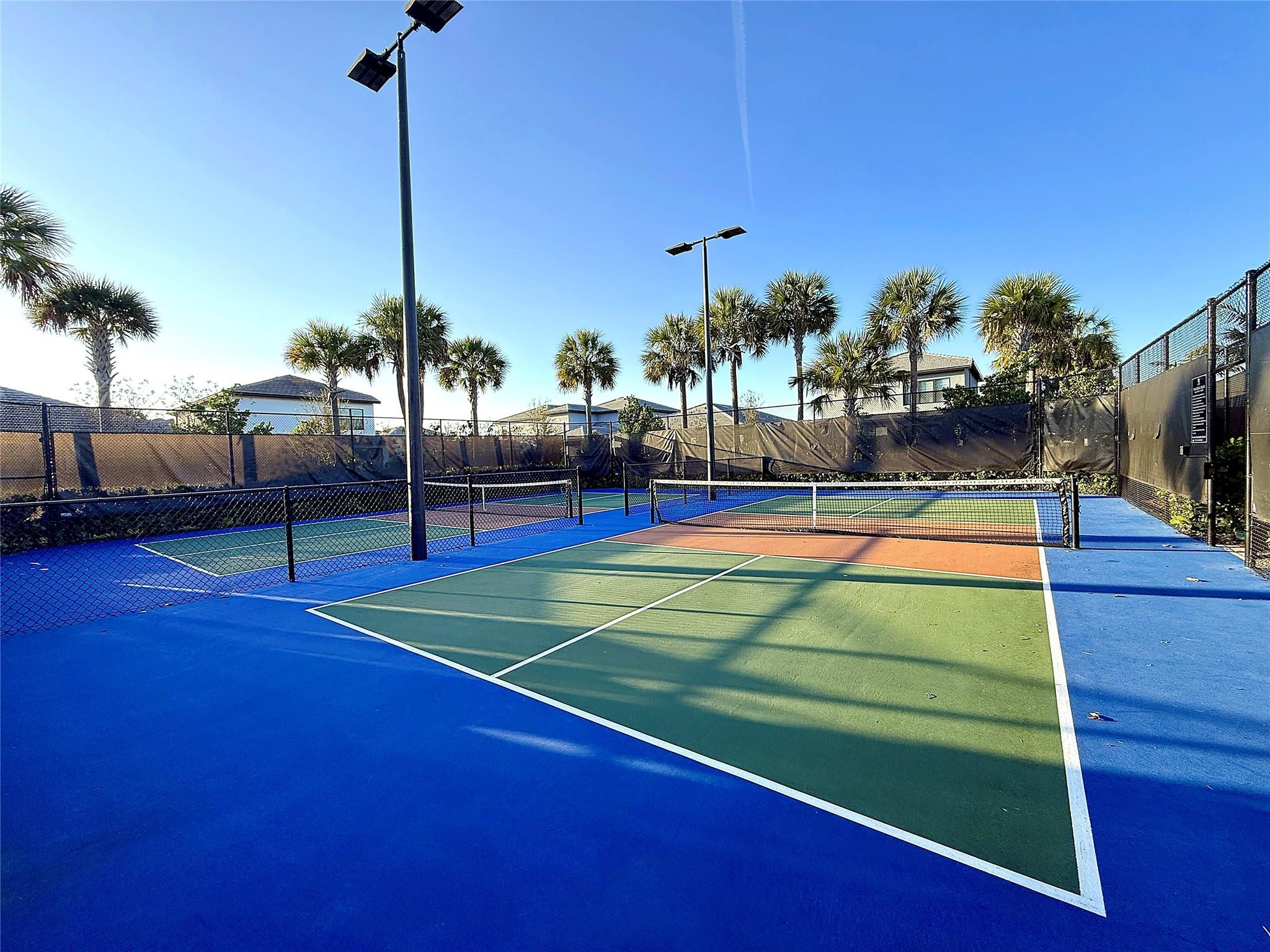 OAK TREE - Residential