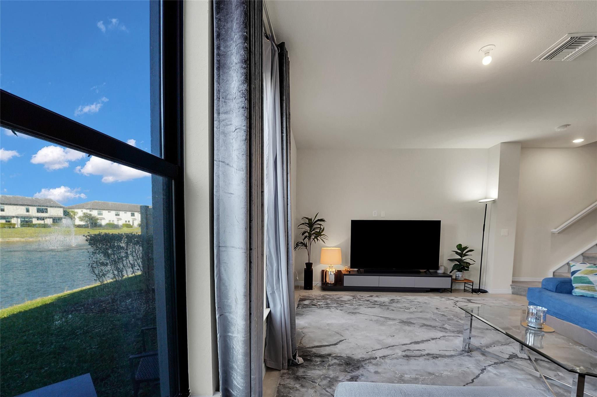 OAK TREE - Residential