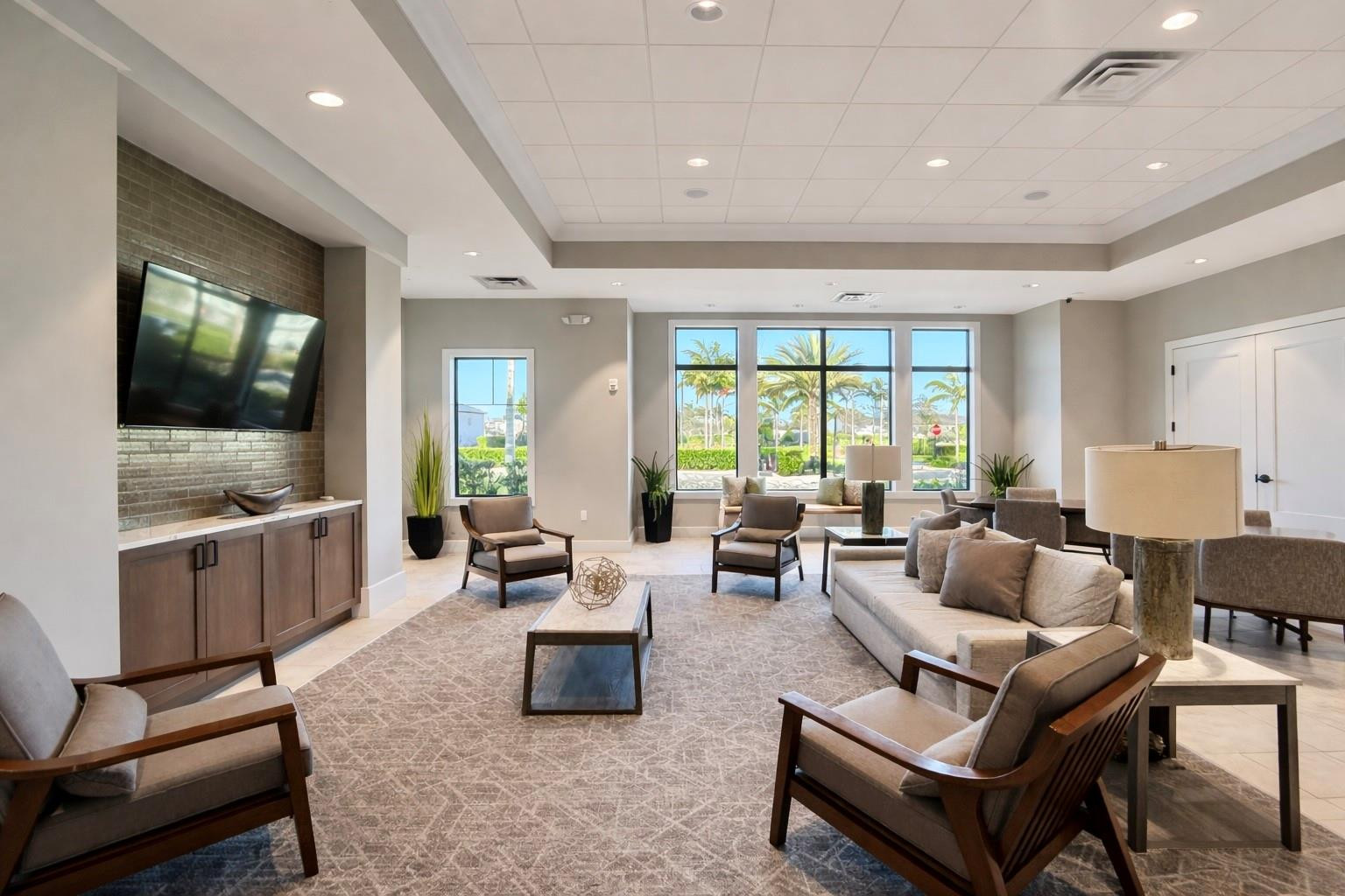 OAK TREE - Residential