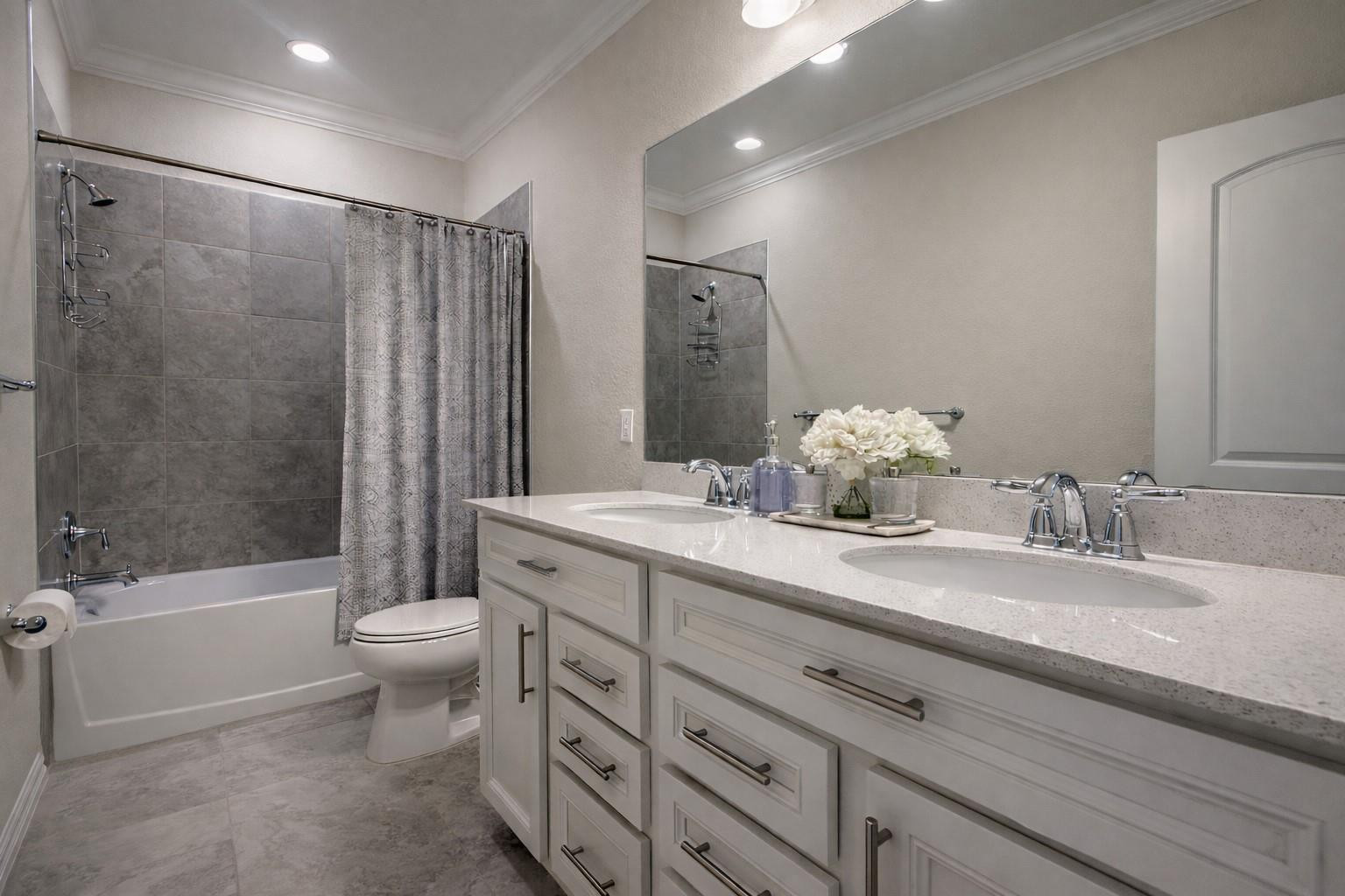 OAK TREE - Residential