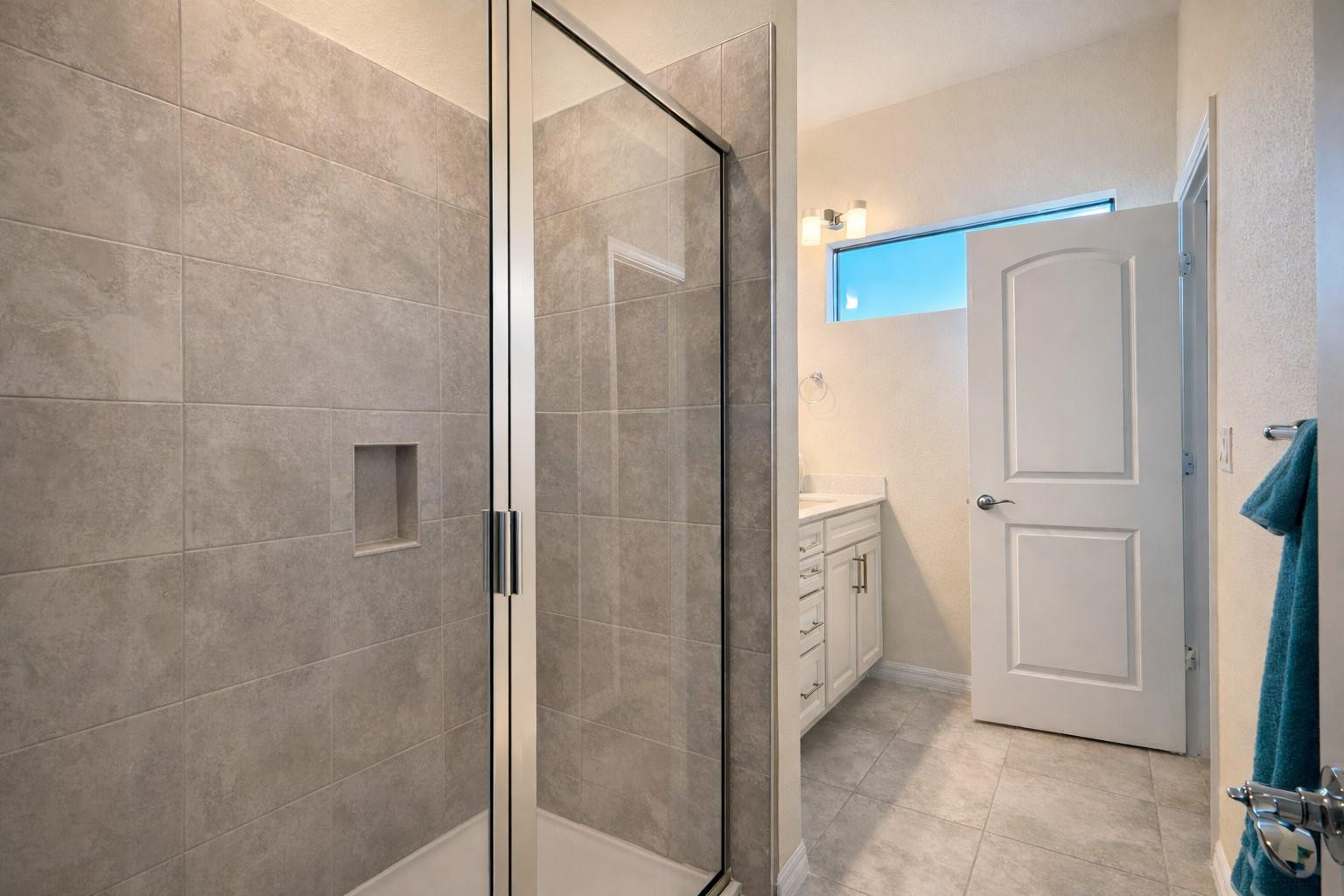 OAK TREE - Residential