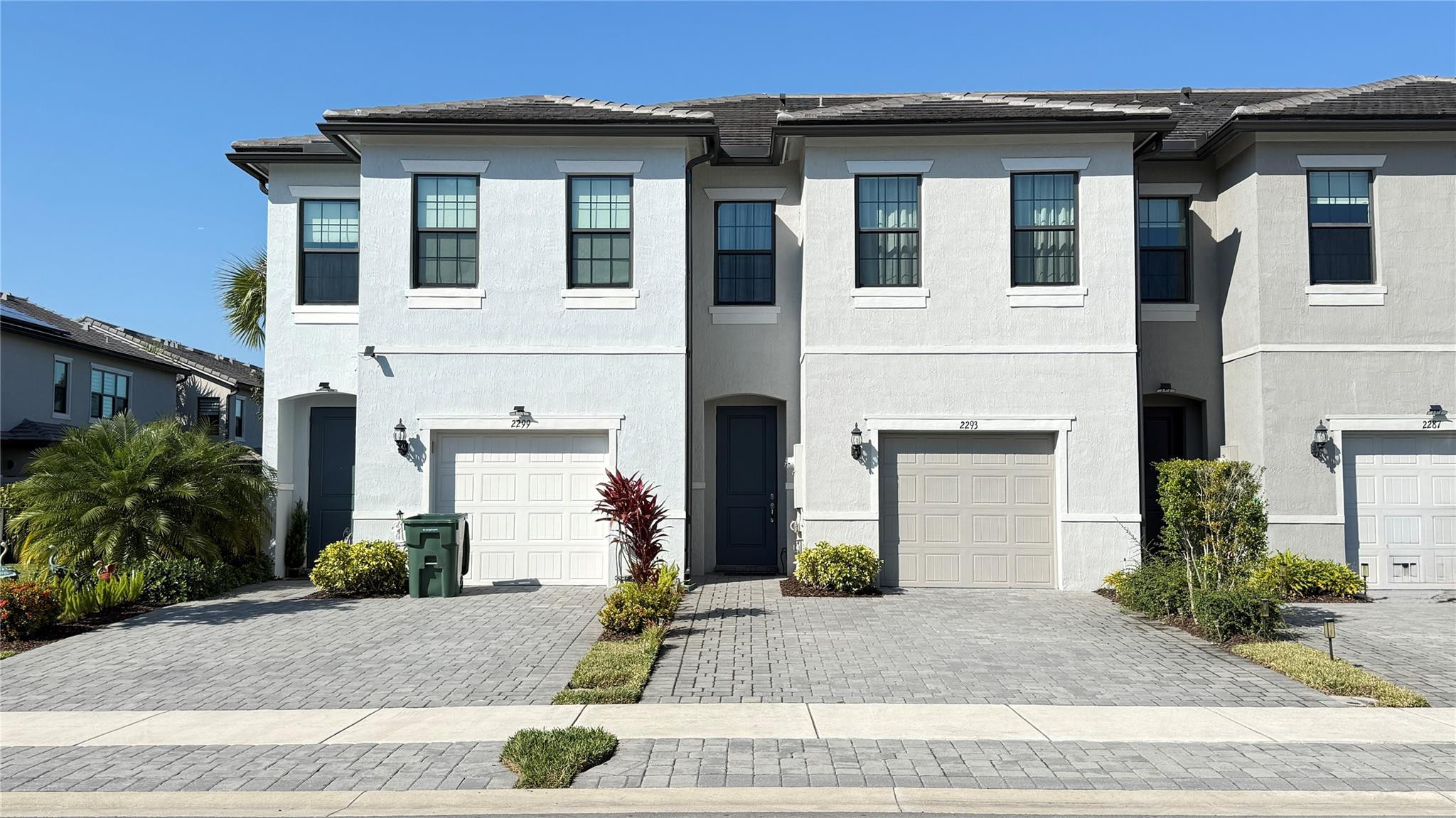 OAK TREE - Residential