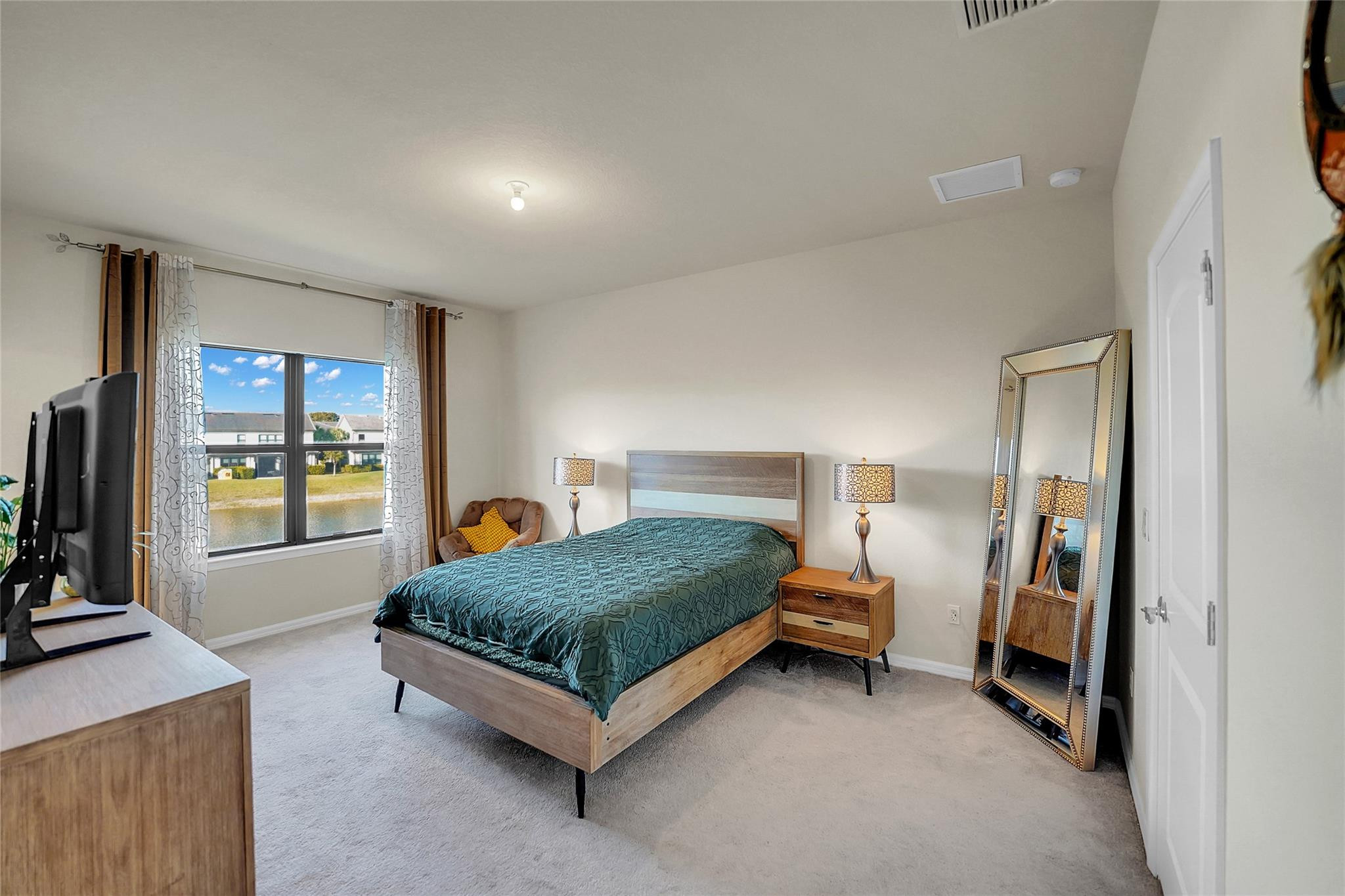 OAK TREE - Residential