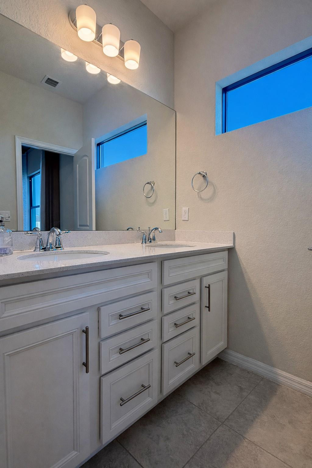 OAK TREE - Residential