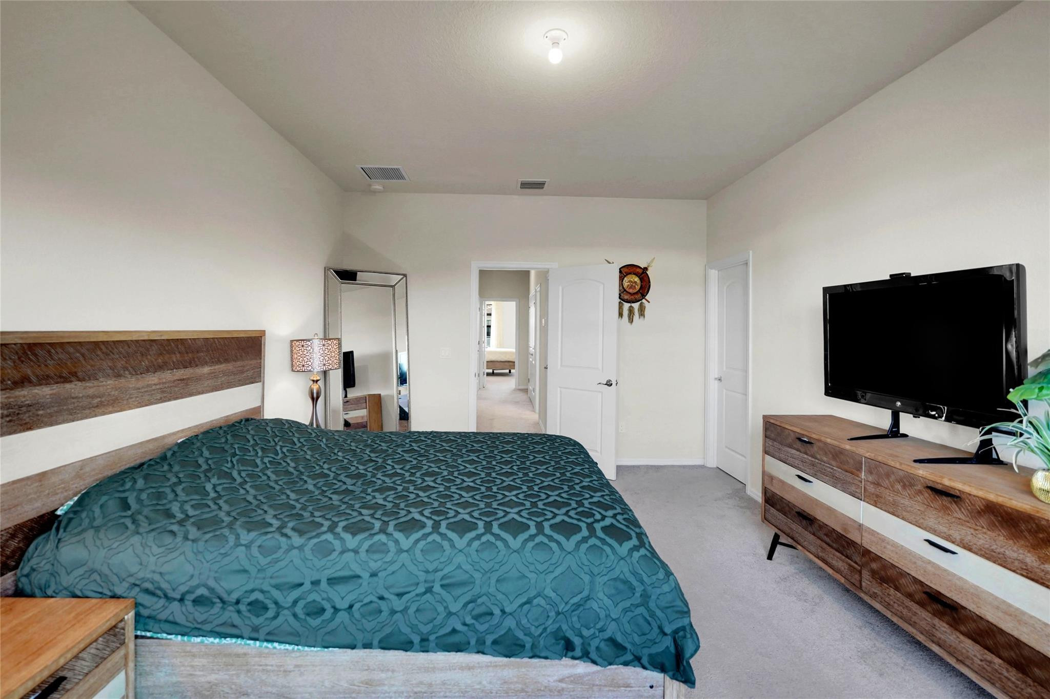 OAK TREE - Residential