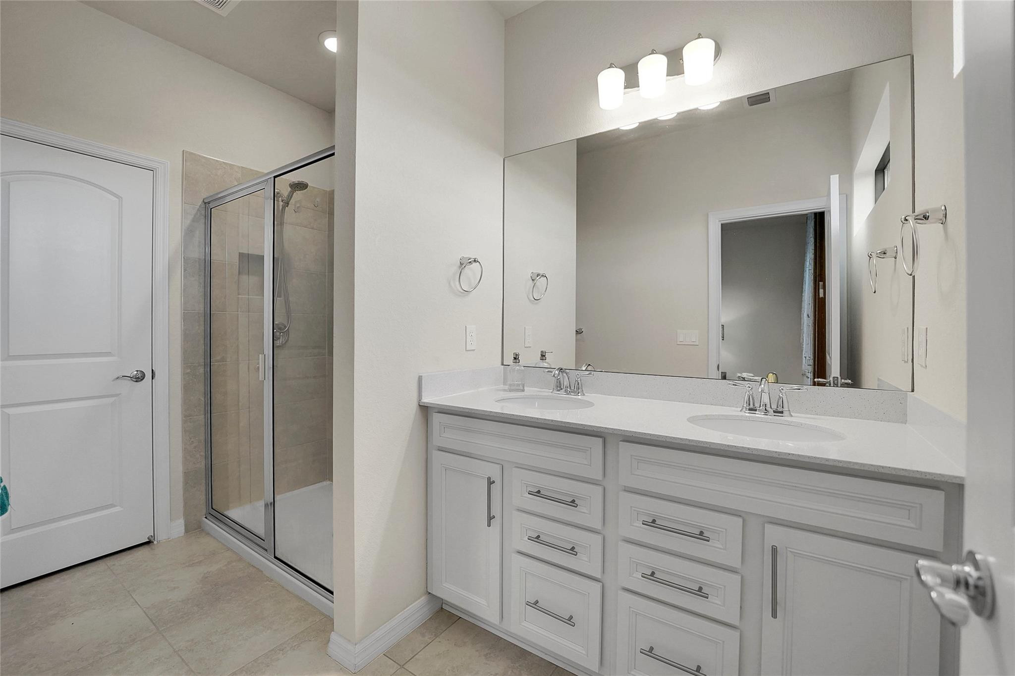 OAK TREE - Residential