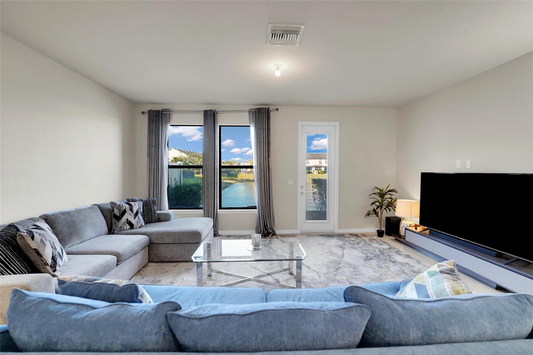 OAK TREE - Residential