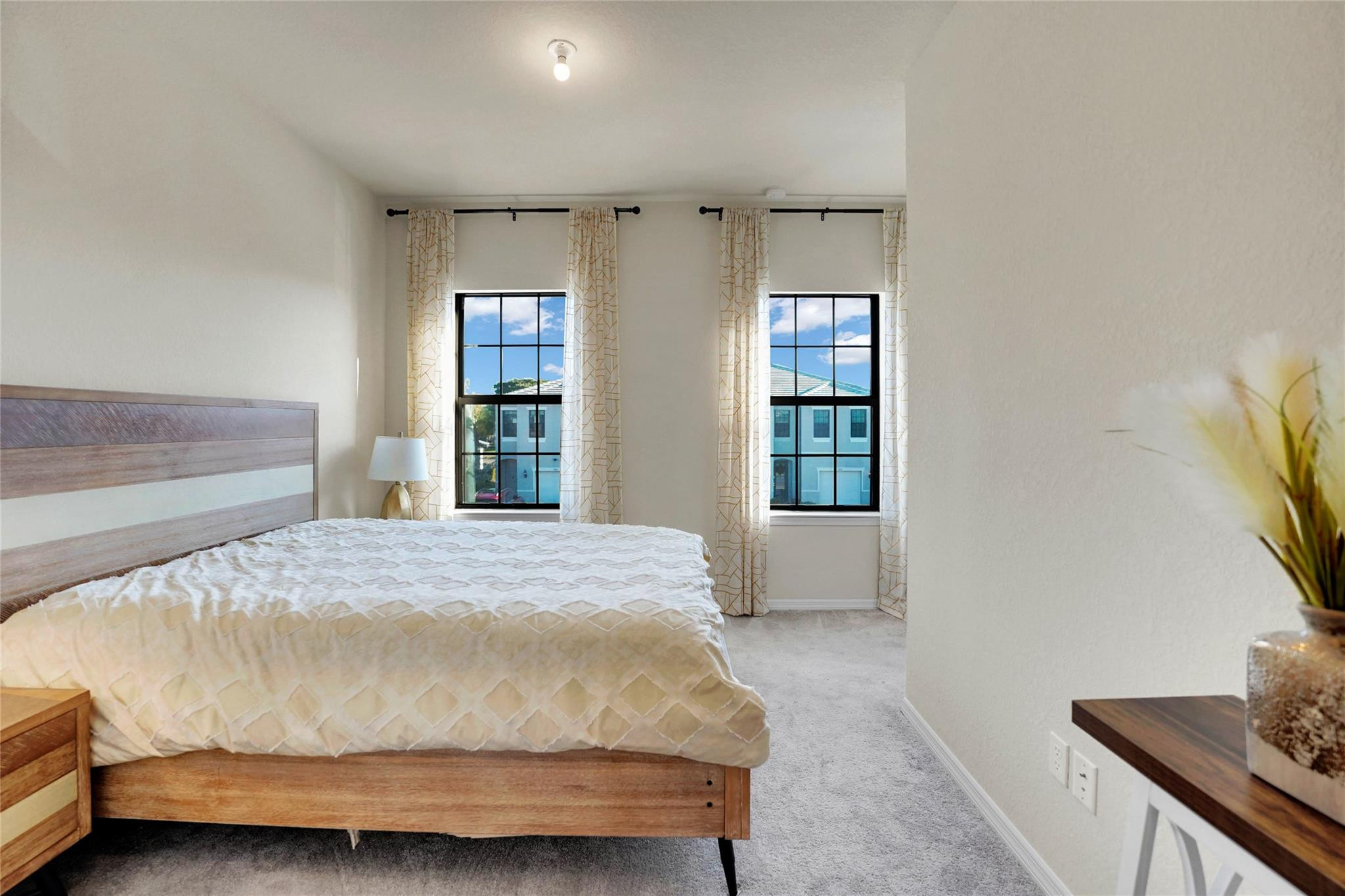 OAK TREE - Residential