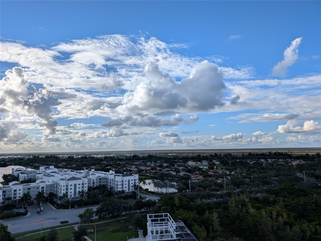 ONE METROPICA - Residential