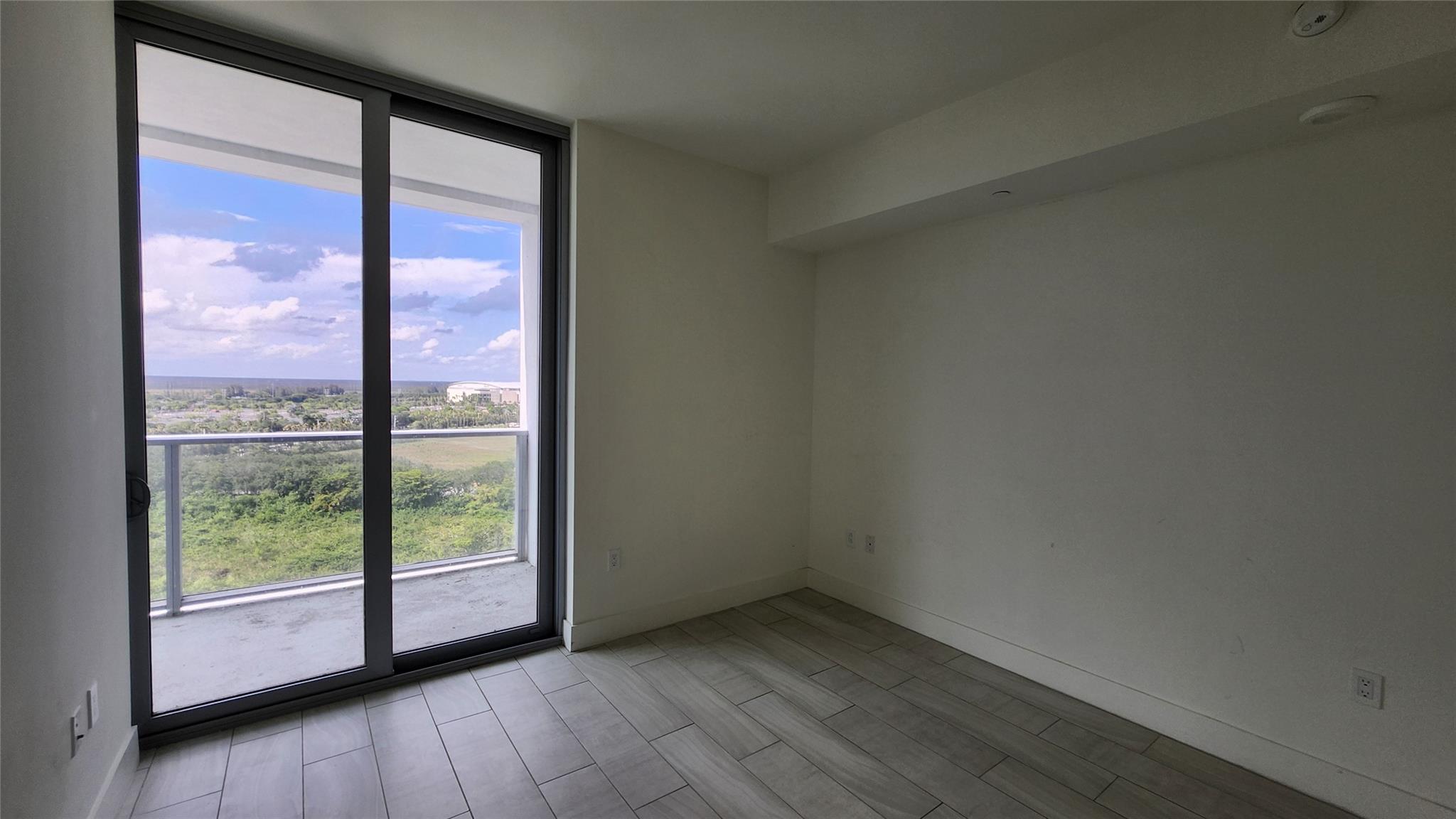 ONE METROPICA - Residential