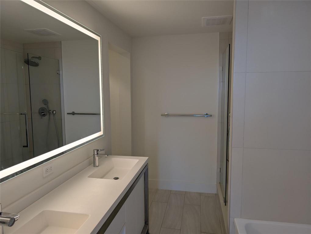 ONE METROPICA - Residential