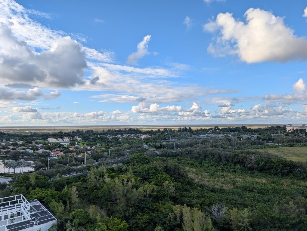 ONE METROPICA - Residential