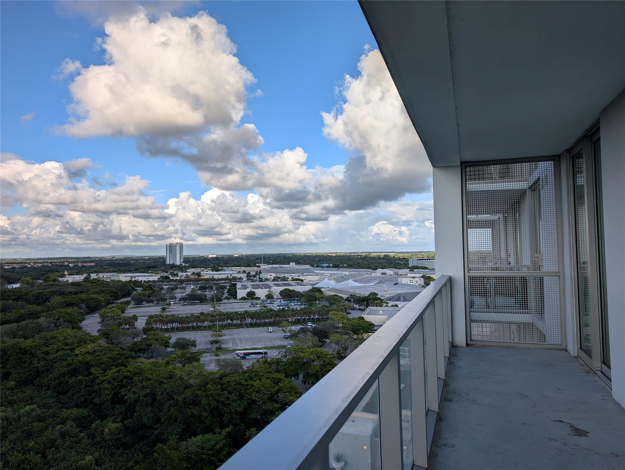 ONE METROPICA - Residential