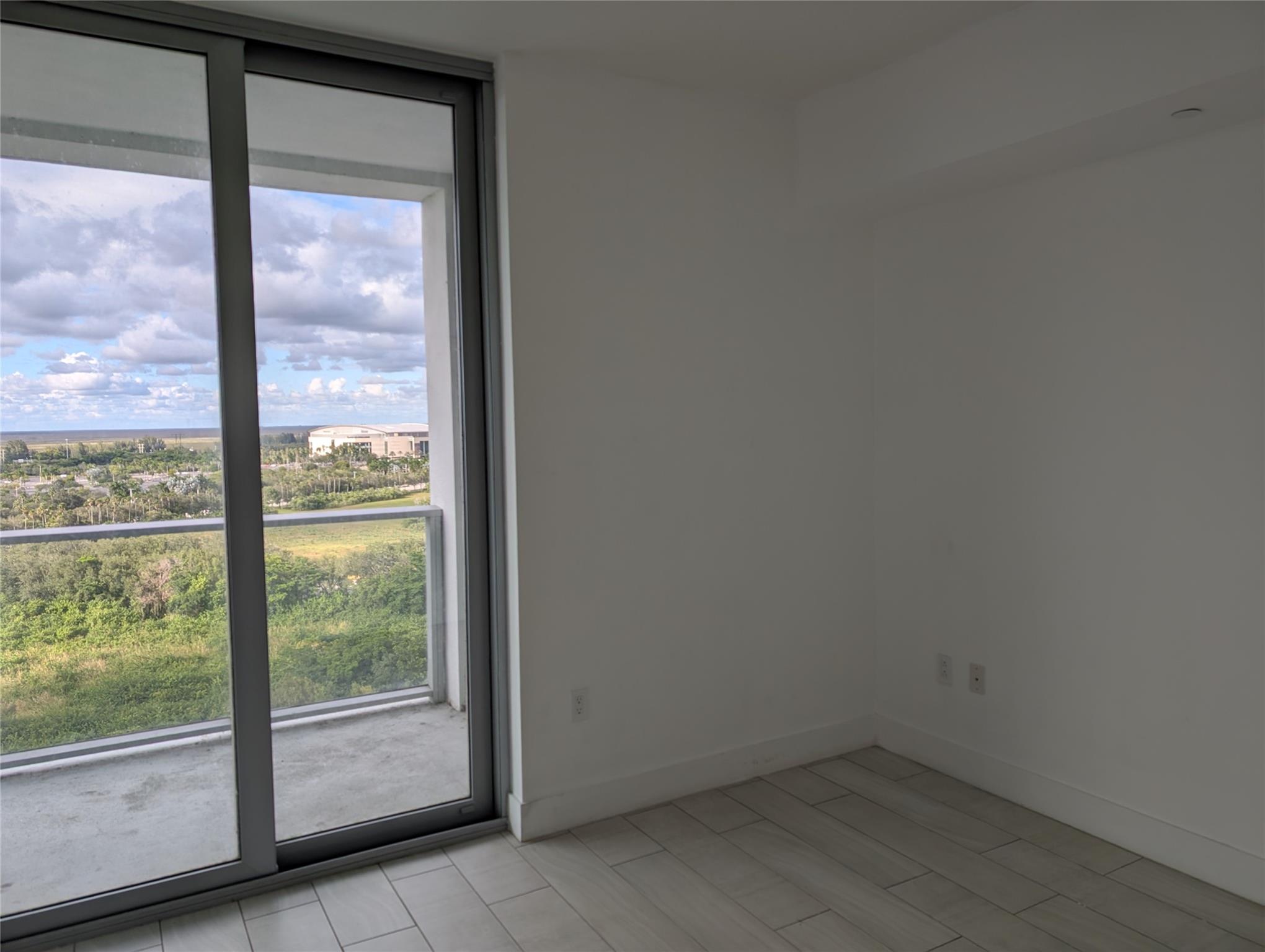 ONE METROPICA - Residential